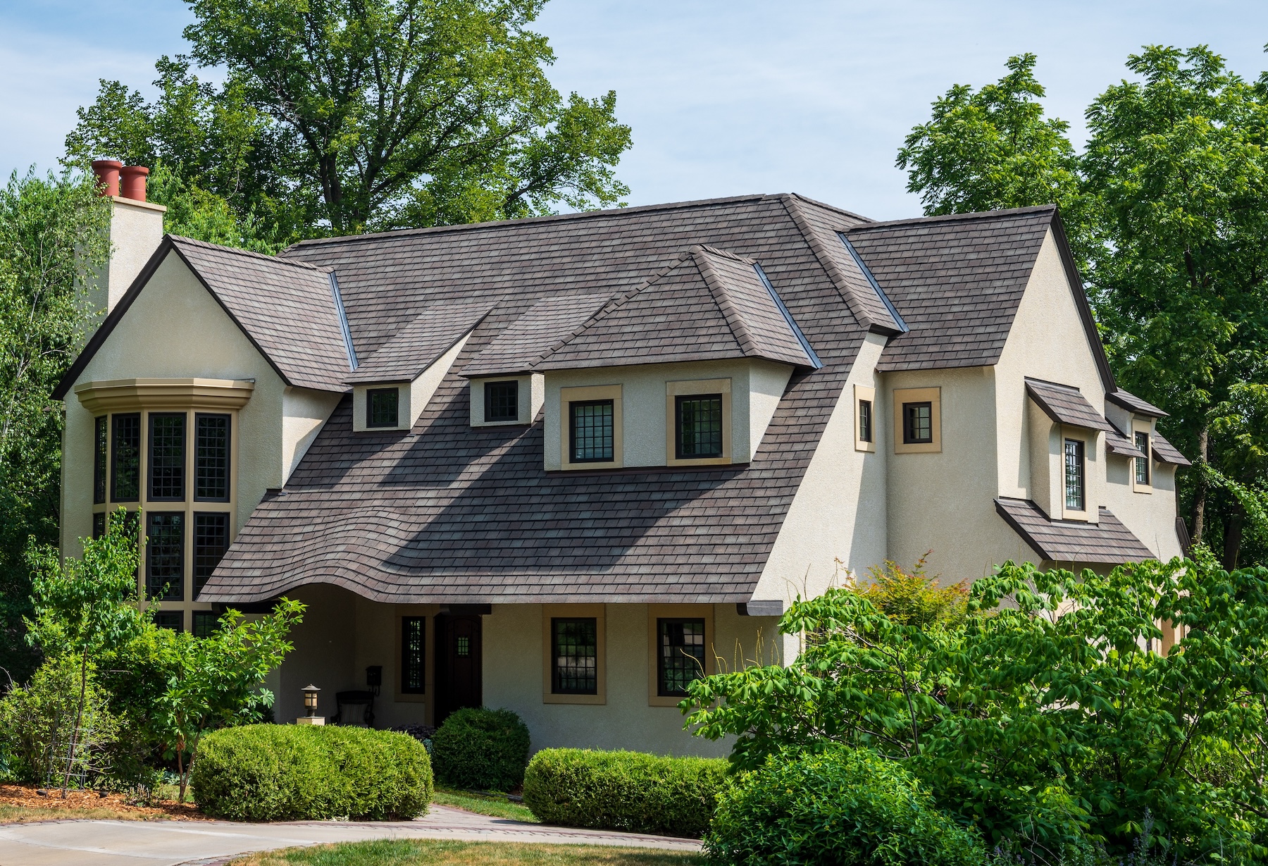 Read more about the article How Long Does a Roof Last? Complete Guide for Minnesota Homeowners